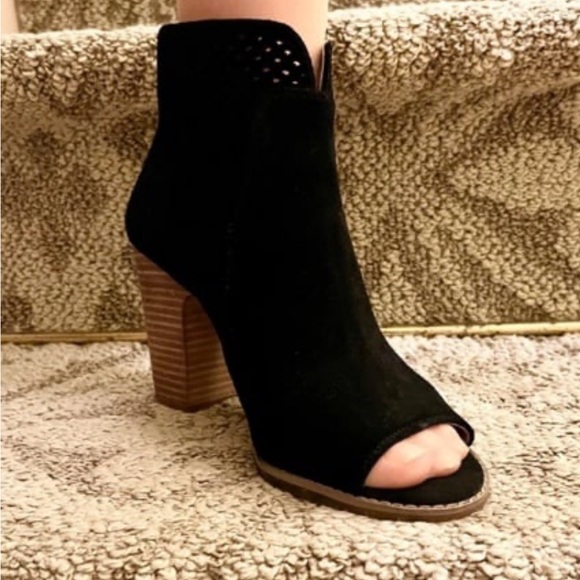 Lucky Brand Lamia Open Peep Toe Ankle Boots Booties Size 11 Black Suede - Picture 1 of 5